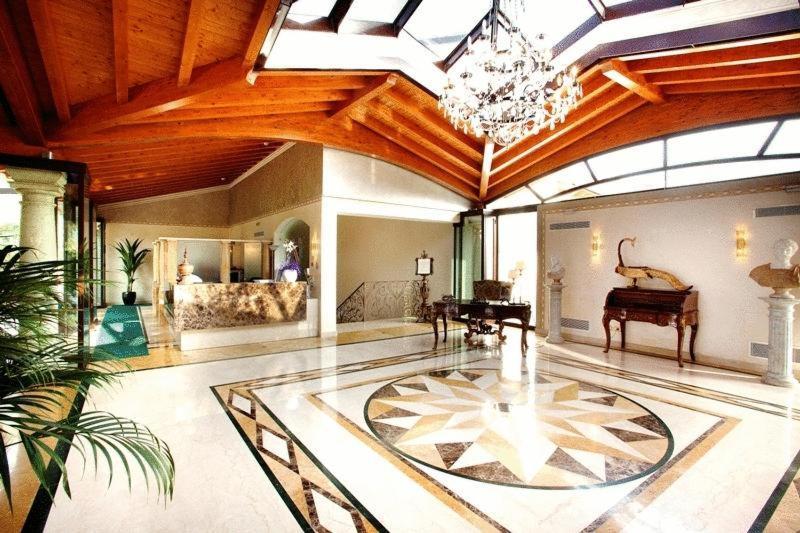 Monastero Resort & Spa سويانو ديل لاغو المظهر الخارجي الصورة